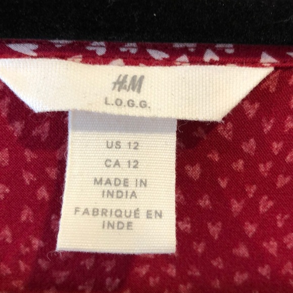 Red popover top with Hearts - Picture 3 of 4